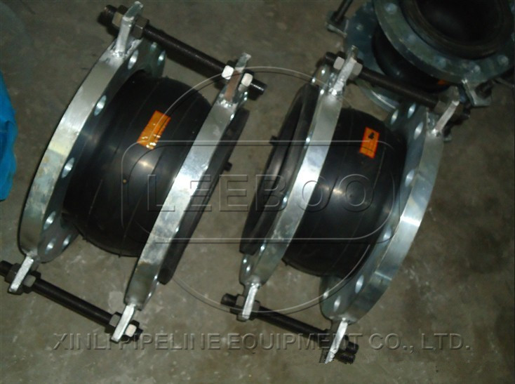 不銹鋼耐油<a href=http://www.xinligd.com target=_blank class=infotextkey>橡膠接頭</a>發(fā)貨現場